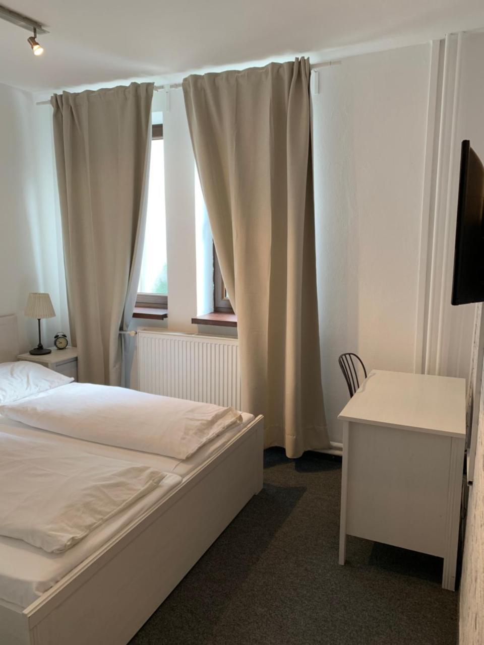 Penzion Holiday Trnava Exterior foto