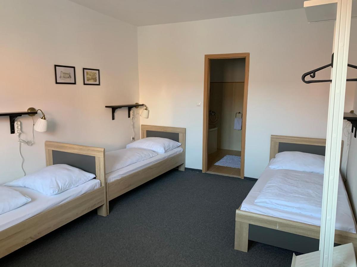 Penzion Holiday Trnava Exterior foto